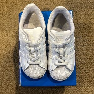 Size 10 Adidas sneaker